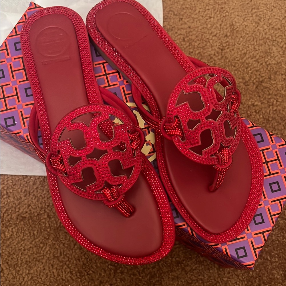 Women's Red Pave Knotted Sandals